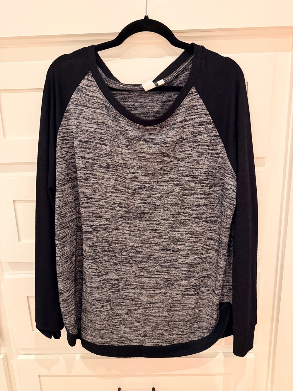 GAP Black & Gray Raglan Pullover Sweater